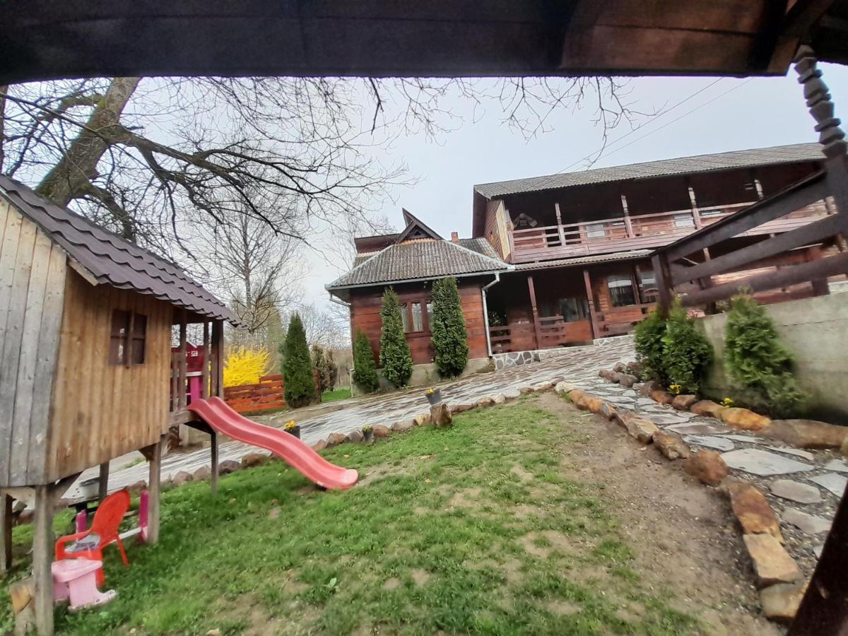 Casa De La Ferma Mariuca Villa Berbesti Bagian luar foto